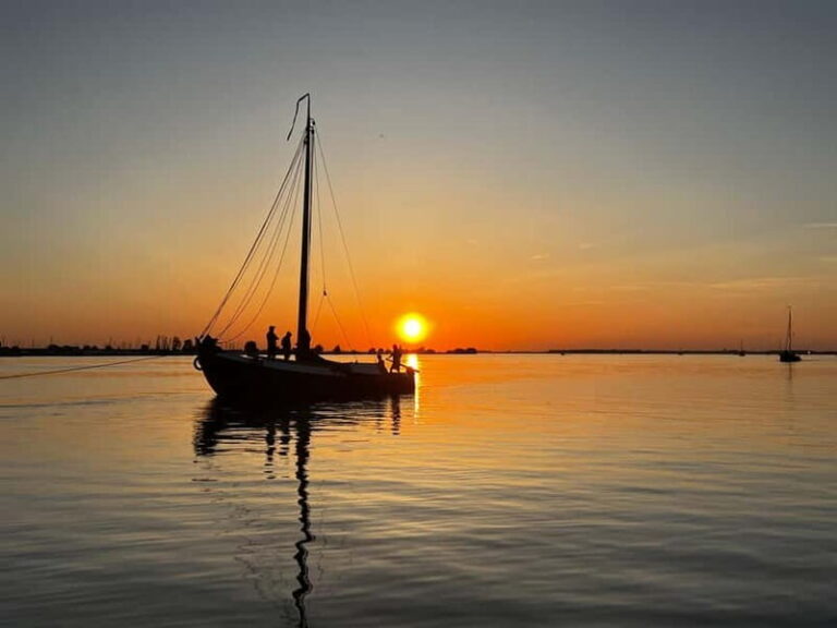 Spakenburg: Sunset boat trip on an authentic fishing boat - Practical Details and Tips