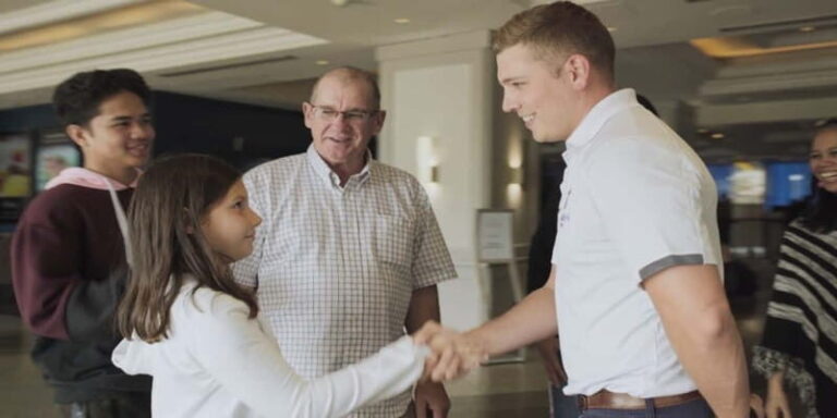 St Johns Premium Tour with Iceberg Quest Boat Cruise - Exploring Signal Hill and Cabot Tower