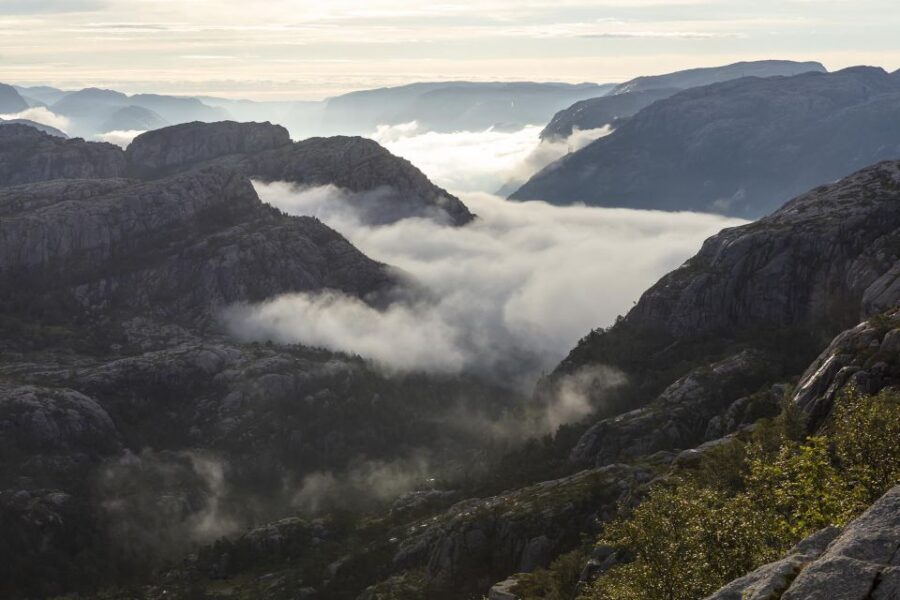 Stavanger: Preikestolen Sunrise Hike + Breakfast Buffet - What to Expect on This Sunrise Hike