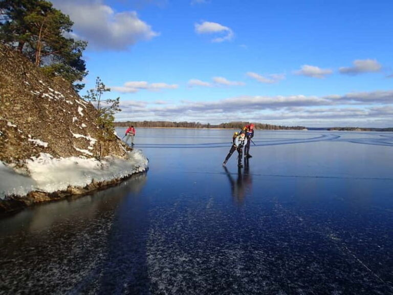 Stockholm: Skating on Natural Ice Introductory Tour - Who Should Consider This Tour?