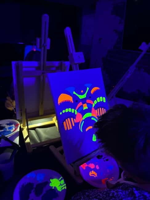 Strasbourg: Painting in the dark workshop with drinks - The Practical Side: What You Need to Know