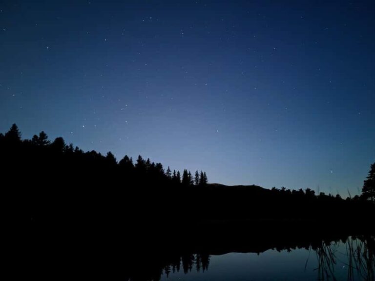 Sunset at the Monges lake and peaks - The Itinerary: What to Expect