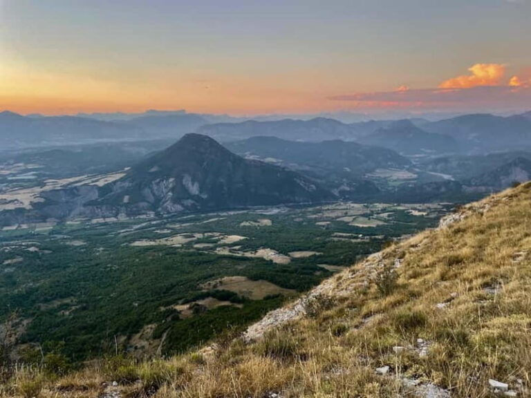 Sunset on Gâche mountain - Panoramic view of the Alps - Who Will Love This Tour?