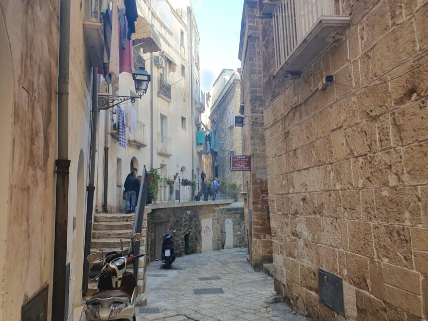 TARANTO PUGLIA WALKING TOUR UP AND DOWN - An In-Depth Look at the Tour