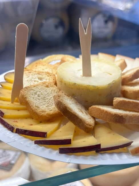 Taste of Porto: The Ultimate Full Meal Portuguese Food Tour - Mercado do Bolhão: A Food Market Full of Local Flavors