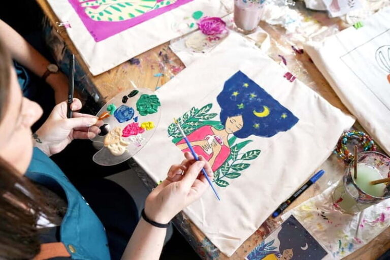 Tenerife: Paint and wine Event - The Venue and Meeting Points