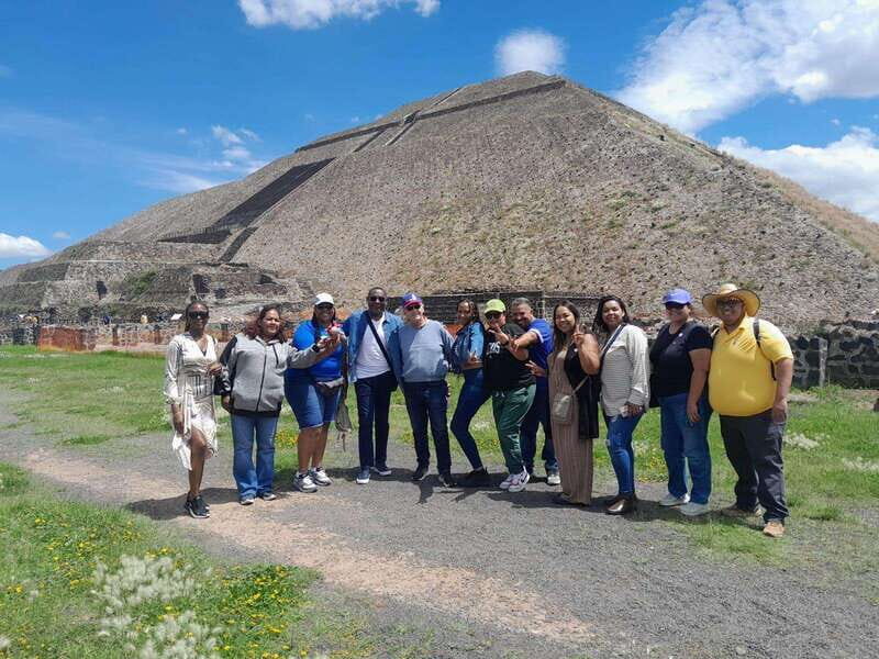 Teotihuacan & Basilica of Guadalupe: Private Tour with Lunch - Visiting the Basilica of Guadalupe: A Sacred Encounter