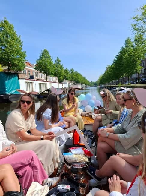 The Hague: individual tickets for an electric boattour! - The Highlights and Unique Features of the Tour