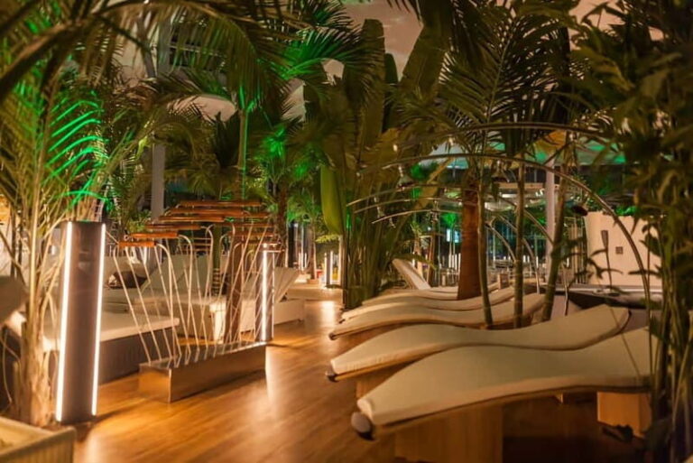 Therme:Spa Day at the biggest oasis of RelaxationBucharest - What You Can Expect from This Spa Day