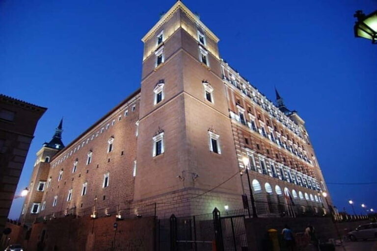 Tour Nocturno de Leyendas y Misterios con Subterráneo - The Value of the Experience