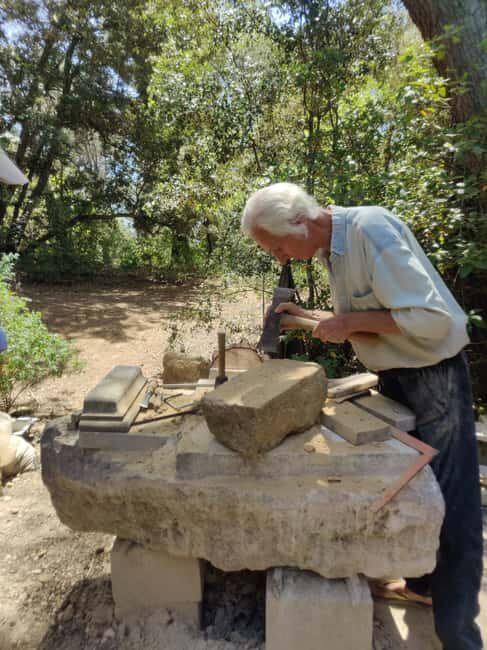 Tour of the Bibémus quarries and short stone cutting workshop. - Exploring the Bibémus Quarries: Setting the Scene