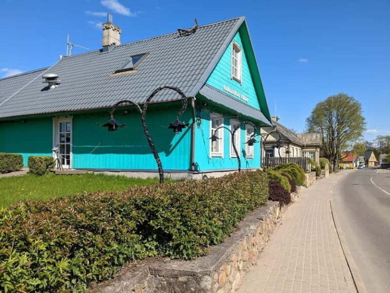 Trakai: Traditional Restaurant Set Menu with Castle view - Introduction to the Experience