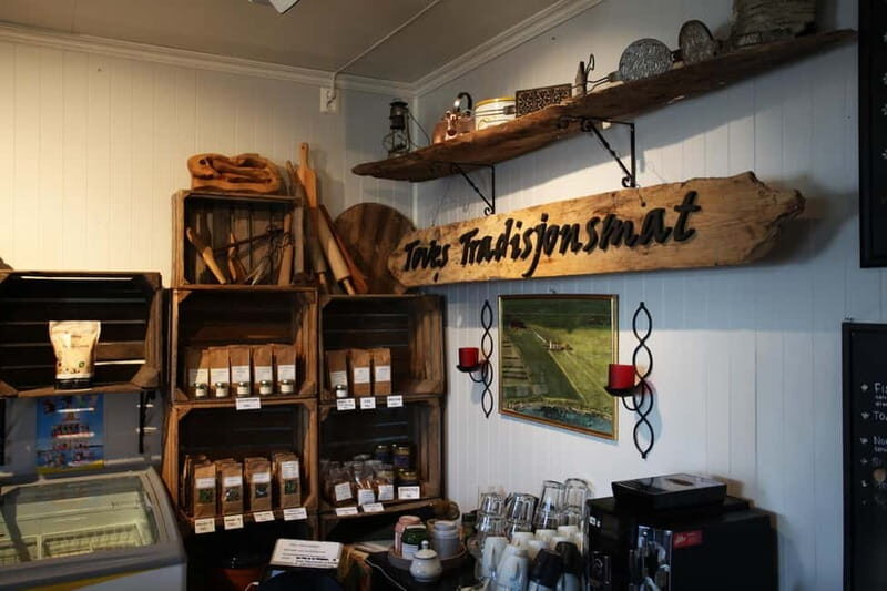 Tromsø: Easy Snowshoeing Tour with Coffee and Cake - Practical Details and Value