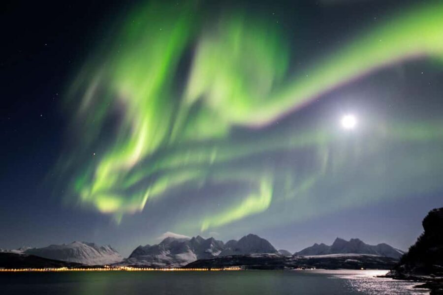 Tromso: Focused Northern Lights Hunt - Transportation and Comfort