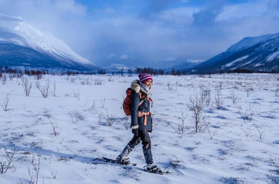 Tromsø: Snowshoe Hike to Lyngstuva Lighthouse with Lunch - The Scenic Return and Warm Lunch