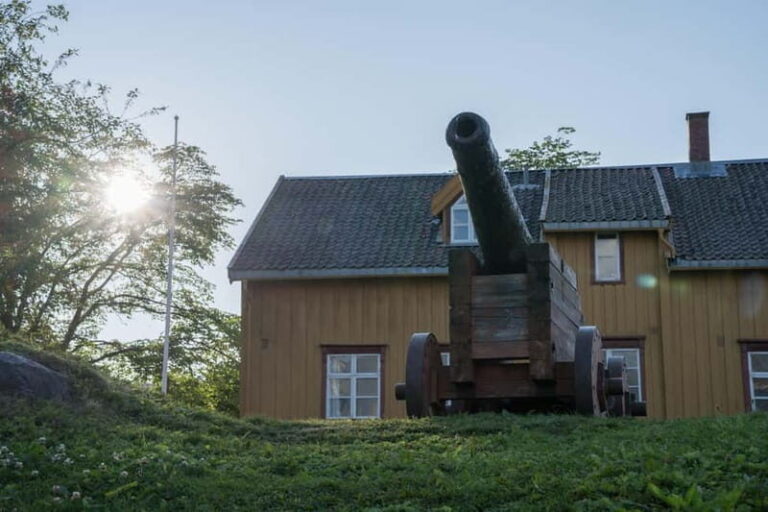 Tromsø: Tour in French of the Historic Center and Museum - The Sum Up