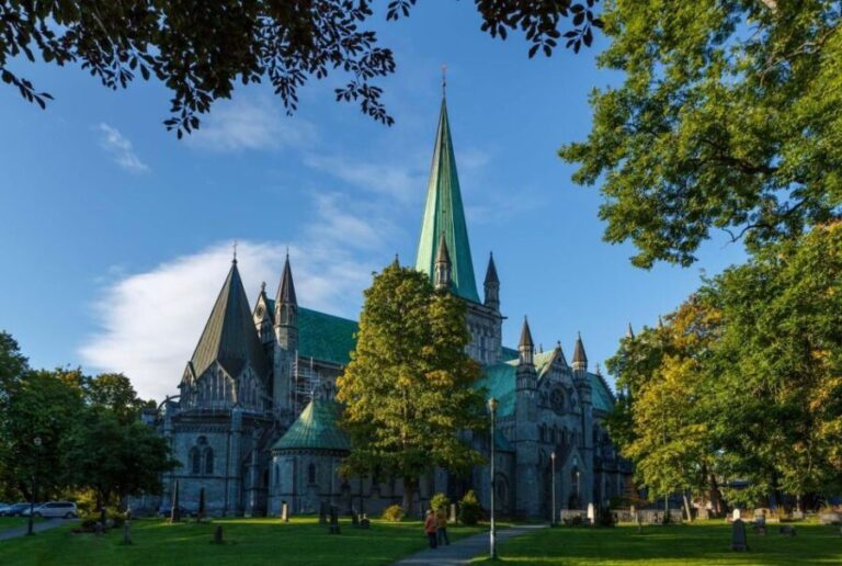 Trondheim: City Highlights Bus and Walking Tour - On Foot: Discovering Trondheim’s Charm