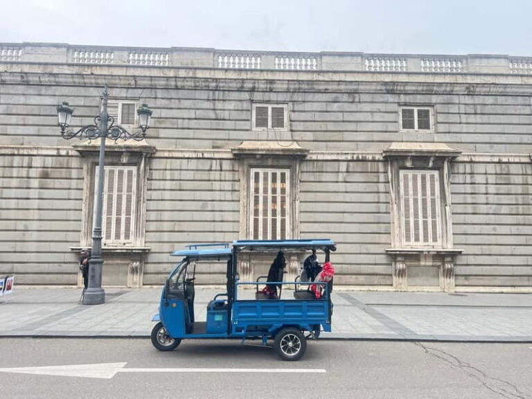 Tuktuk historical tour of Madrid 1 Hr in a fun and original way - Exploring the Madrid Tuk Tuk Adventure: What to Expect
