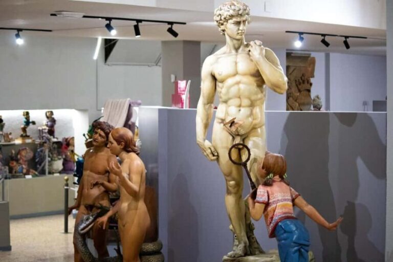 Valencia: Fallas theme tour with creative workshop - What Makes This Tour Stand Out?