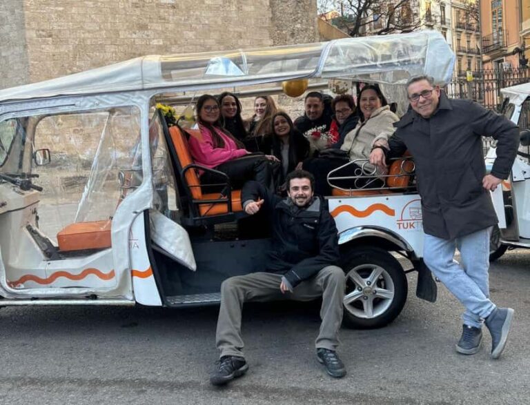 Valencia: Historical Tuk Tuk Tour (1h) - The Value of a 1-Hour Guided Ride