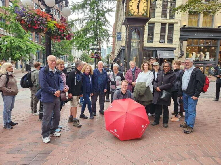 Vancouver: Private Walking Tour of City Highlights | 3-Hour - Analyzing the Cost & Value
