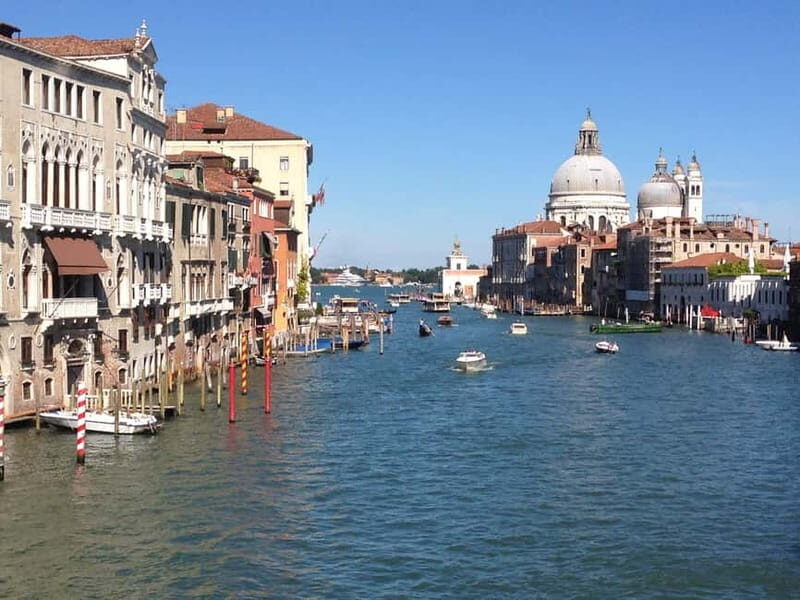 Venice: A short walk & the Ca' Rezzonico Museum in Japanese - What’s included and what to consider