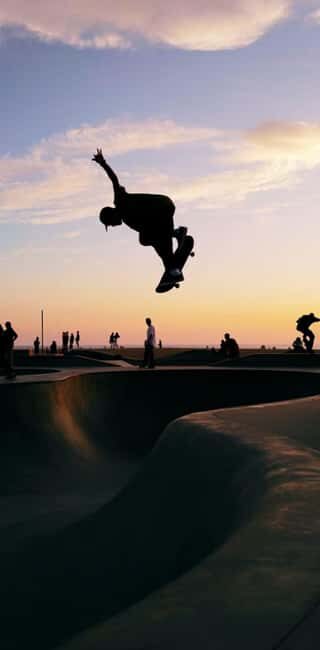 Venice Beach / Santa Monica: Skateboarding Lesson - Who Should Consider This Experience?