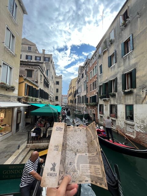 Venice City Escape: "Hunting for L'Omo dal Capelon" - How the Experience Works