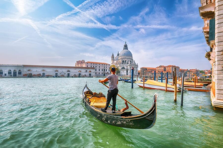 Venice: Gondola Ride with Live Guide or Audio Guide - Practical Details and Tips