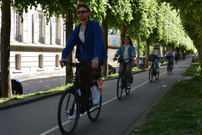 Versailles: Quality Electric Bike Rental - Exploring Versailles on Electric Bikes: A Detailed Look