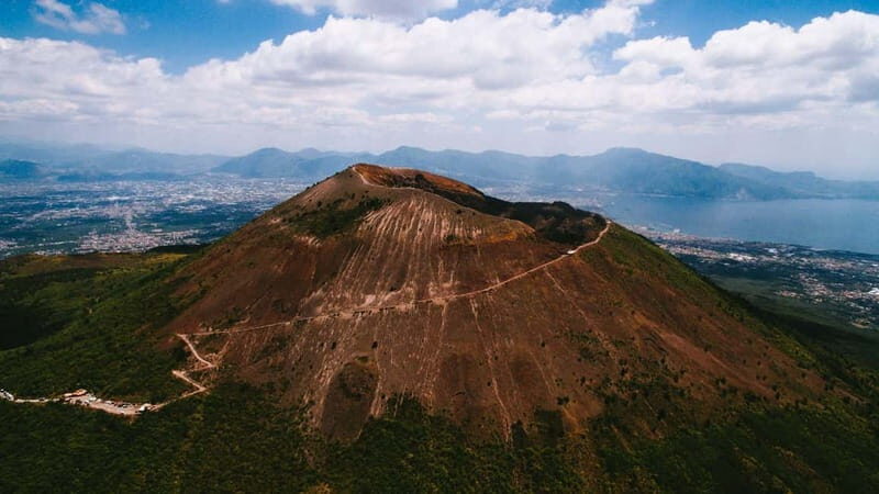 Vesuvius Volcano Experience: from Naples, Pompeii and Rome - An In-Depth Look at the Vesuvius Experience