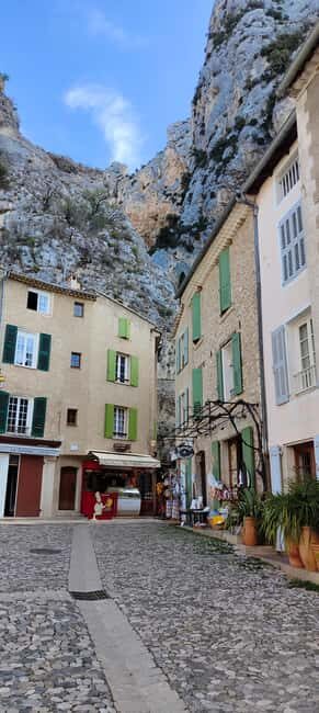 Visit the lavender fields, the Verdon Gorge, and Moustiers from Aix - Discovering the Lavender Fields of Valensole