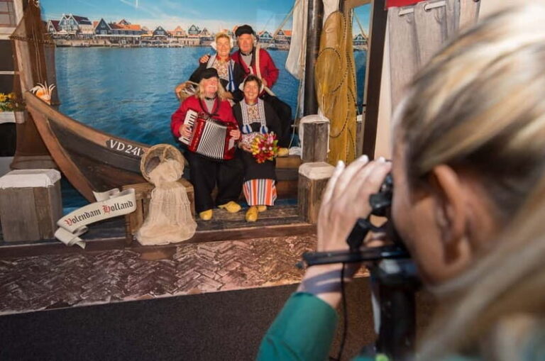 Volendam: Photo Opportunity in Traditional Dutch Costume - Detailed Breakdown of the Experience