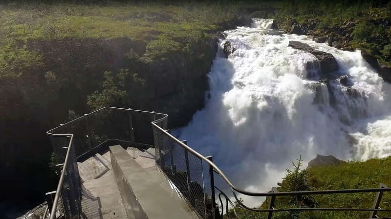 Vøringsfossen Waterfall  the Grand tour of Hardanger Fjord - What Makes This Tour Stand Out?
