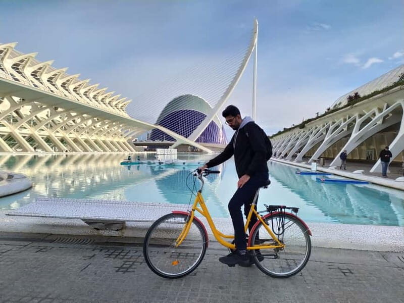 Wake Up with Valencia: Morning Bike Tour of City Highlights - Historic Squares and Religious Landmarks
