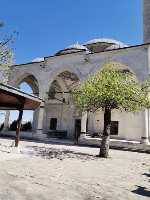 Walking in Skopje - What Sets This Tour Apart?