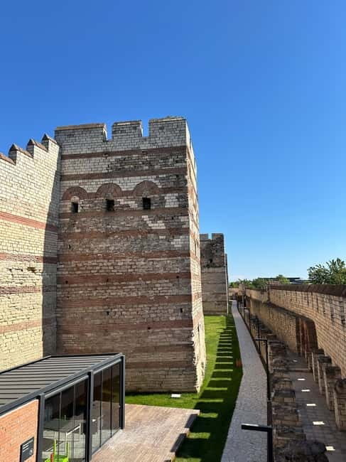 Walls of Contantinople and Byzantine Palace Tour - Exploring the Walls from the Inside Out
