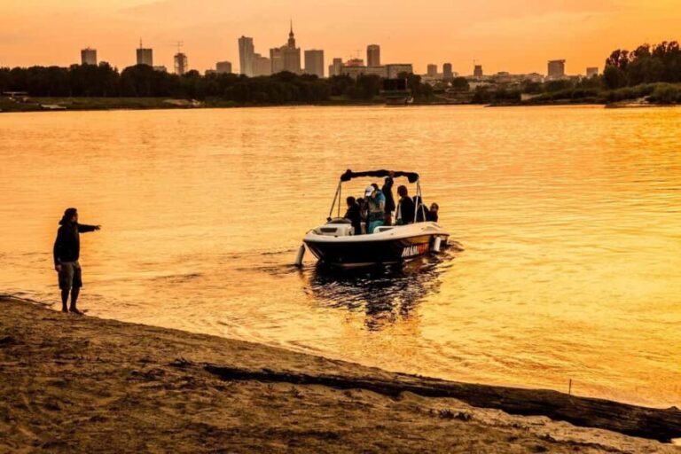 Warsaw: Cruise the Vistula w/ 80s Music, Retro Vibes & Views - What to Expect During the Cruise