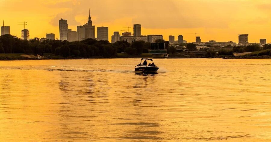 Warsaw: Sunset Vistula Cruise - 80s Vibes, Music & Prosecco - Why This Cruise is Worth It