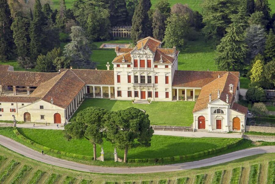 WINE EXPERIENCE - Le Vie Angarano winery - The Exterior Tour of Villa Angarano