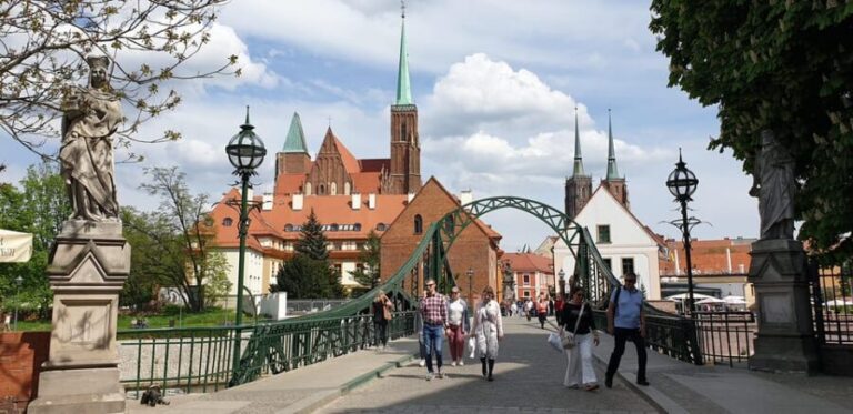 Wrocaw: 2-hour e-bus tour with driver-guide up to 16 people - Exploring Wrocław in Style and Comfort