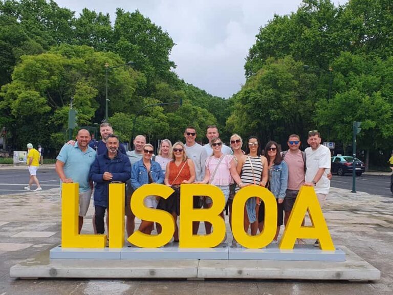 YOUR GUIDE for your first day in Lisboa - Exploring Lisbon Through a Tuk-tuk