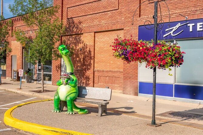 1 Day of Dinosaurs and Hoodoos From Calgary to the Drumheller - Who Should Consider This Tour?