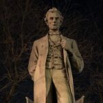 2 hours Private Evening Walking Tour with the Ghosts of Chicago - Who Should Book This Tour?