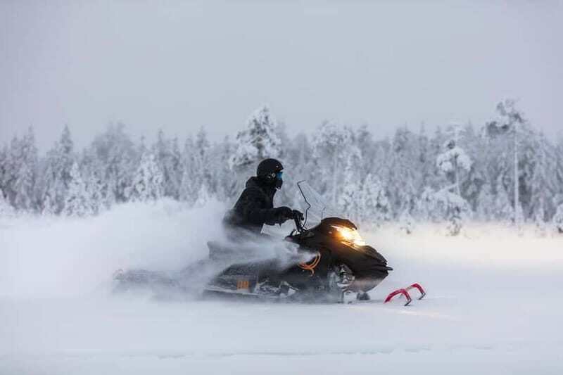 3-hour snowmobiling adventure in Levi - The Experience of Snowmobiling in Levi