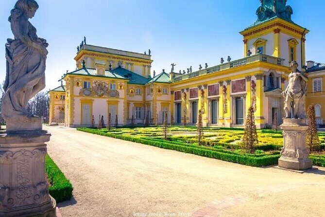 A Day in Warsaw: Private Full-Day Highlights Tour - The Royal Castle: A Peek into Polish Royalty