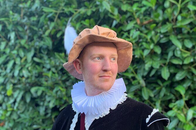 A Historical tour of Warwick with Queen Elizabeth's Secret Lover - Exploring Warwick’s Landmarks