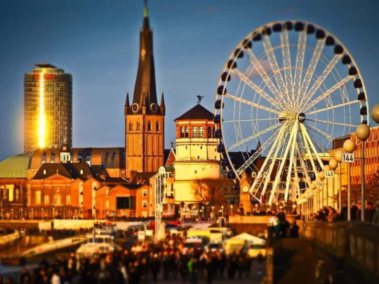 A walk through Düsseldorf - Who Should Take This Tour?