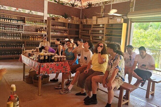 Adventure between Waterfalls and Jungle Private Service - The Cultural and Culinary Experience