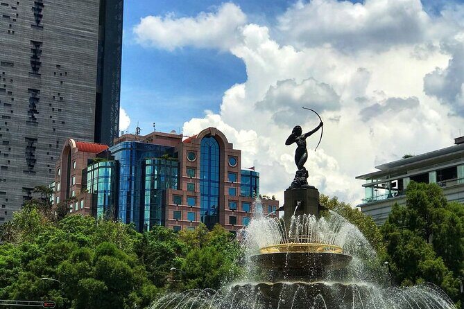 Airport Transfer: Mexico Airport MEX to Mexico by Business Car - What the Journey Looks Like